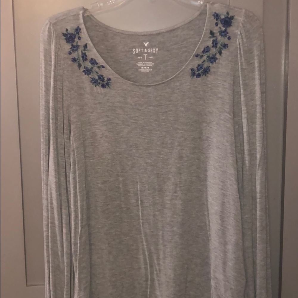 American Eagle t shirt